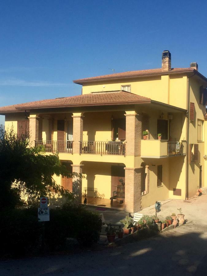 Il Girasole Apartment Castel Ritaldi Ngoại thất bức ảnh