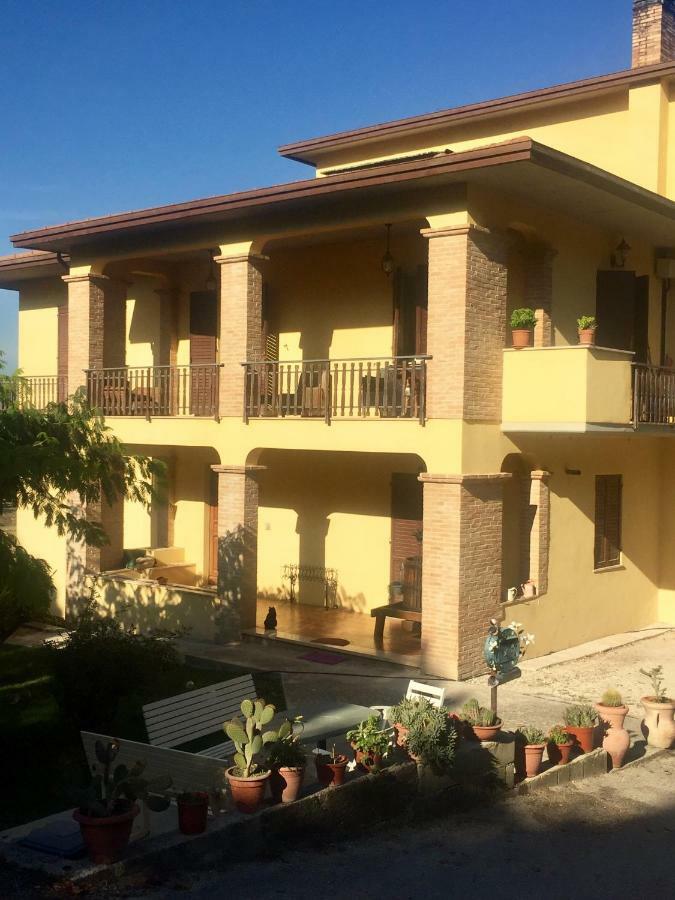 Il Girasole Apartment Castel Ritaldi Ngoại thất bức ảnh