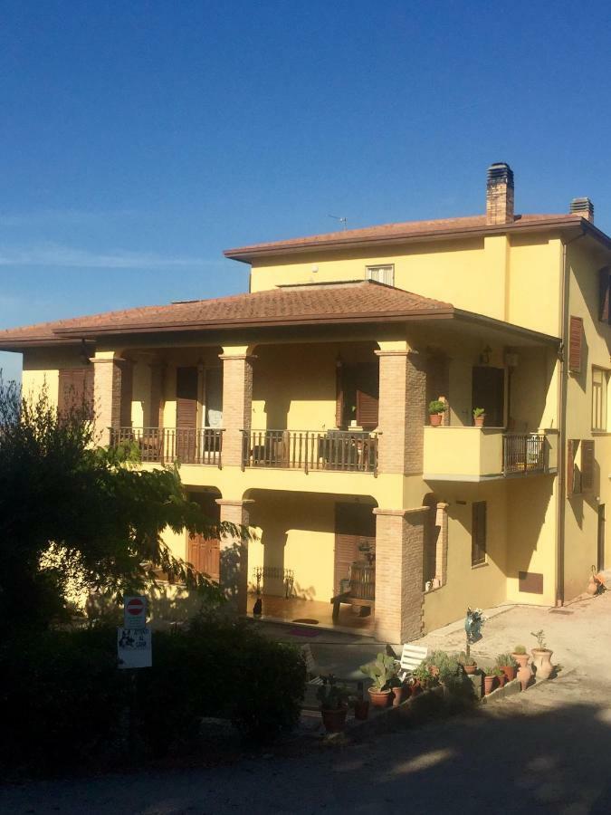 Il Girasole Apartment Castel Ritaldi Ngoại thất bức ảnh